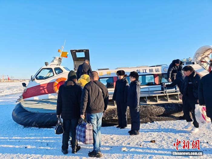 中俄互免签证满月：黑河口岸跨境客流迎来高峰