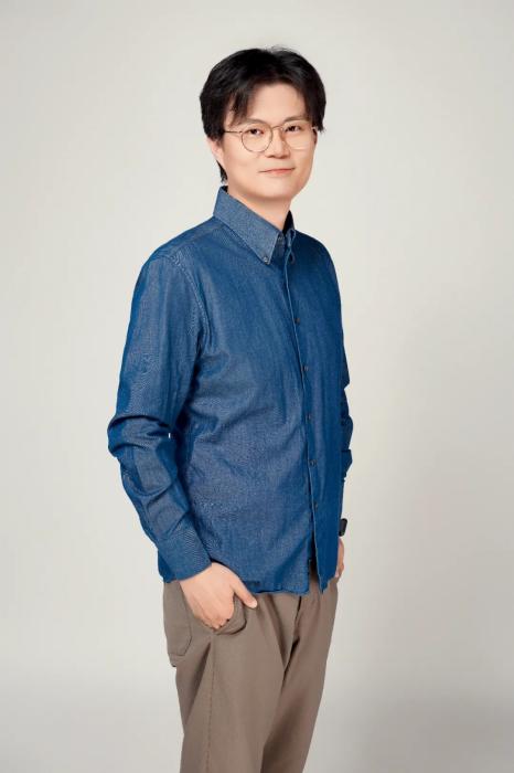 李松蔚：“爱情几乎掉到了鄙视链的最底端”