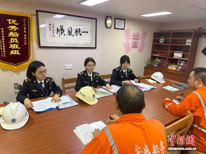 潘海霞：南海之滨绽芳华 柔肩护