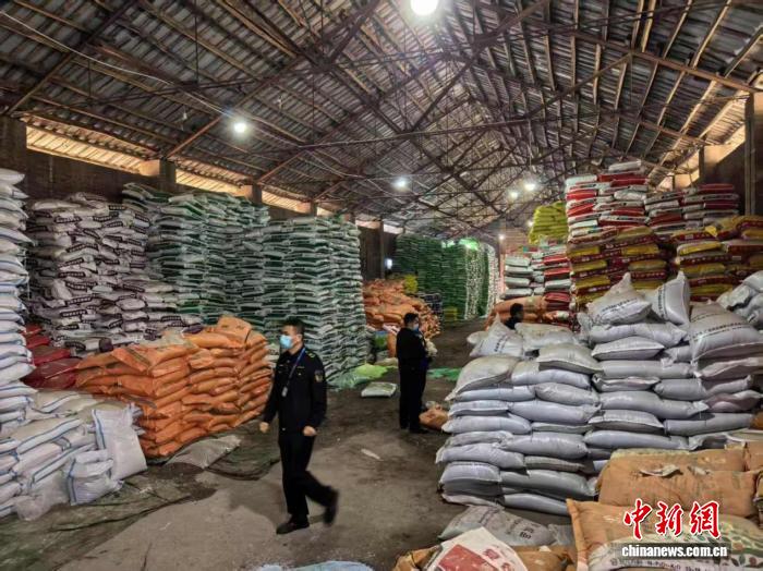 广西重拳打击制售假劣农资犯罪 守护农民“希望田”