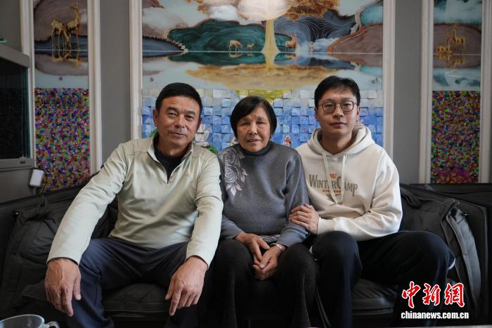 祖孙二人的西延高铁情