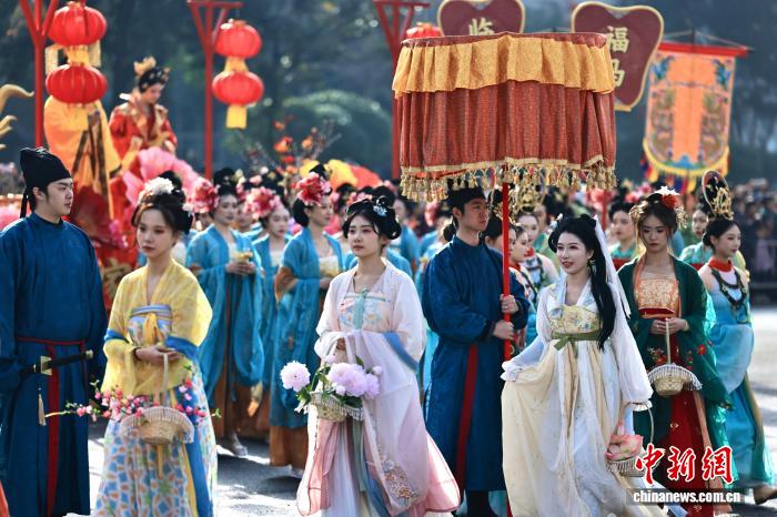 第二十五届绵竹年画节开幕 非遗年画从节庆IP走向四季绽放