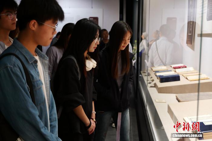 “以文载道 法典明伦——古代法律文献史料展”在河南郑州开展