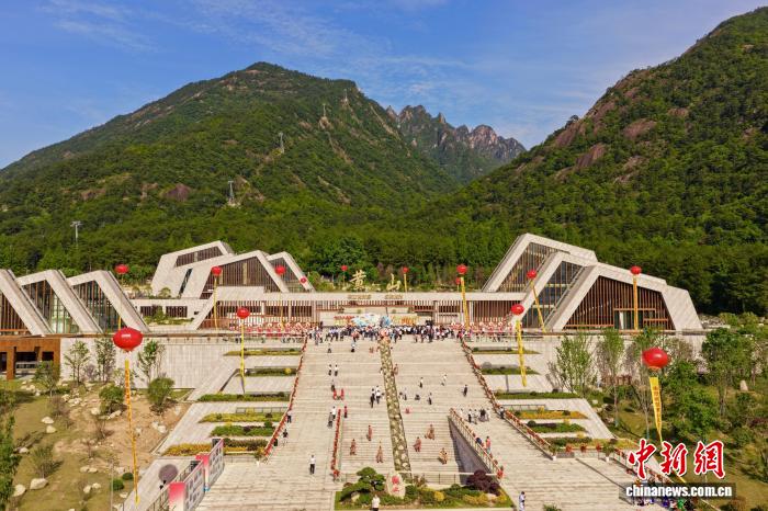 黄山风景区东大门正式开放