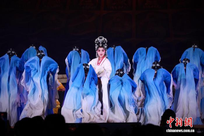 粤剧名家新秀下乡 演出送至粤西百姓家门口