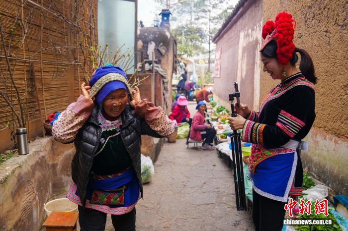 （走进中国乡村）昆明彝族古村：老宅+新业化身网红打卡地