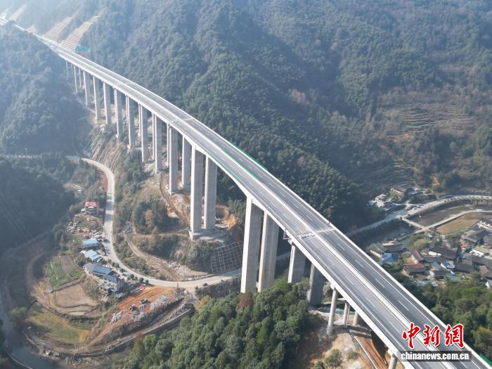 湘桂再添新通道 湖南城步至广西龙胜高速公路建成通车