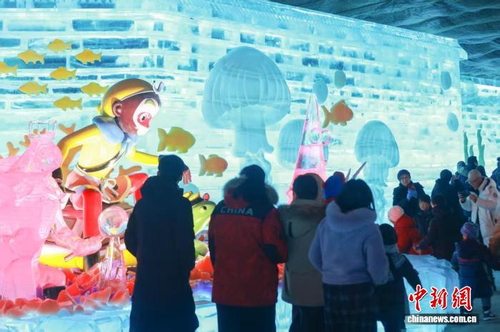 北京龙庆峡冰灯艺术节升级开幕 打造《大闹天宫》奇幻冰境