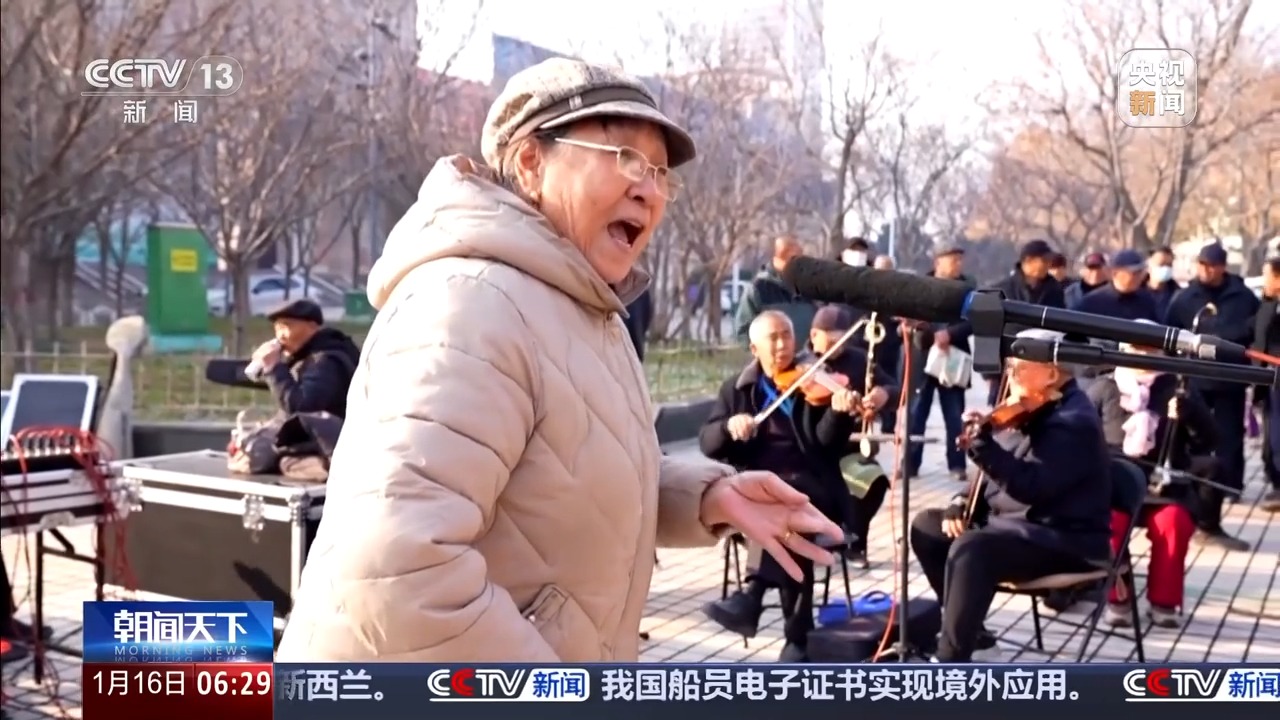 唱蒲剧、奏八音 银发一族的晚年生活有戏又有乐