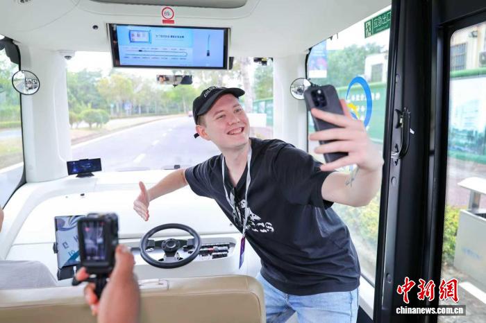 俄罗斯青年在中国当博主：“这片