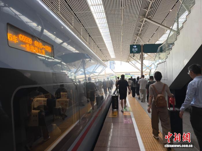 端午假期广深港高铁预计运送跨境