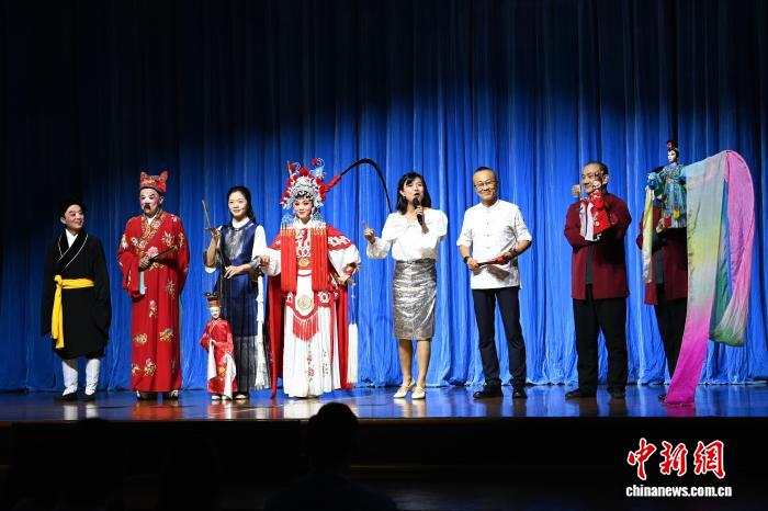 周末戏相逢——“欢喜就好”闽南文化喜剧展演在福建漳州举行