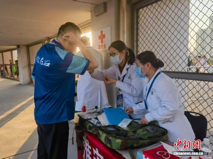 “苏超”赛场上的“健康守护天团”：连续两年为赛事筑起生命防线