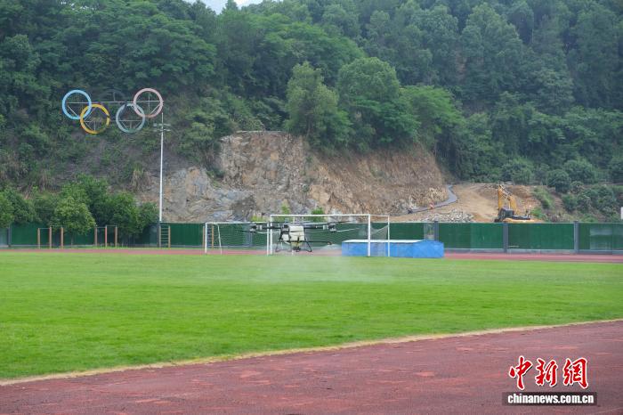 毕业生“飞”常抢手 浙江技工院