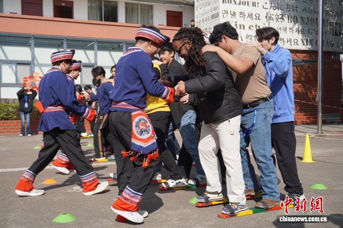 中美青年在广西对话 传承飞虎队精神共筑友谊桥