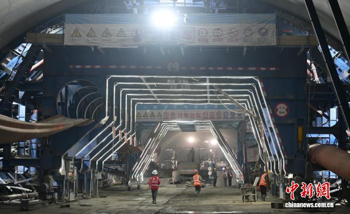 成渝首条八车道高速建安工程完成22.1%