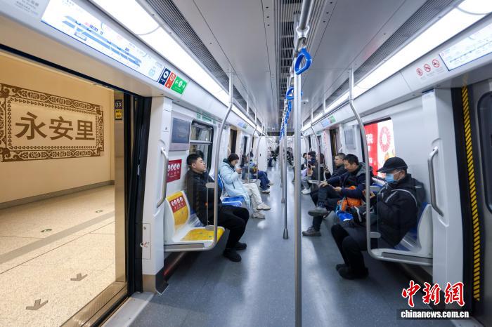 北京三条地铁新线串联跨年“京彩”旅程