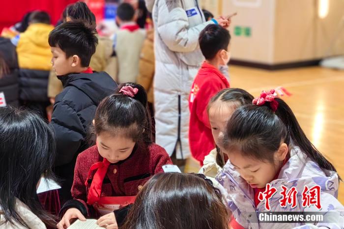 北京小学举行“小花蕾过大年”低年级期末形成性评价活动