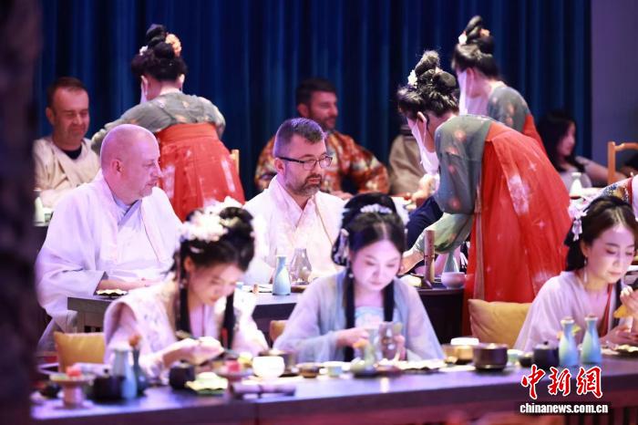 一席沉浸式中国国风宴，凭啥让中外宾客为之着迷？