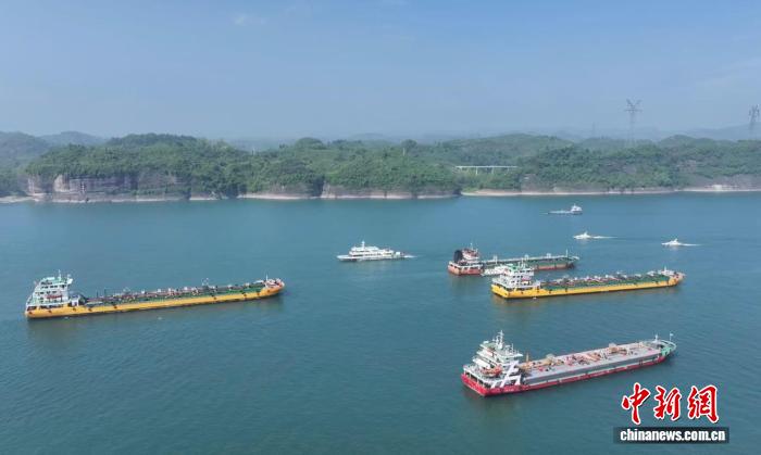 近五年长江干线港口货物吞吐量超192亿吨