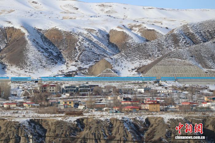 （走进中国乡村）世界最长高速公路隧道连通新疆乡村“致富路”