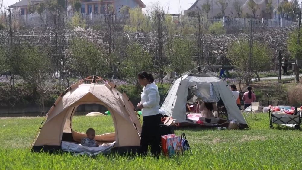 新华视点｜春潮涌动消费旺 多元