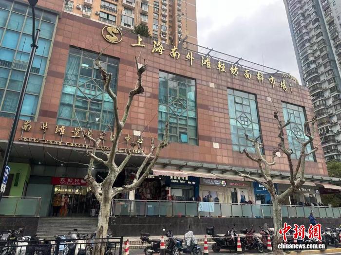 一家面料市场，何以成为外国游客