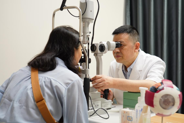 爱尔眼科兰长骏：用仁心为眼疾患者“除盲”