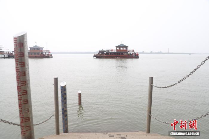 鄱阳湖水位持续上涨 今年首次突破10米低枯水位线