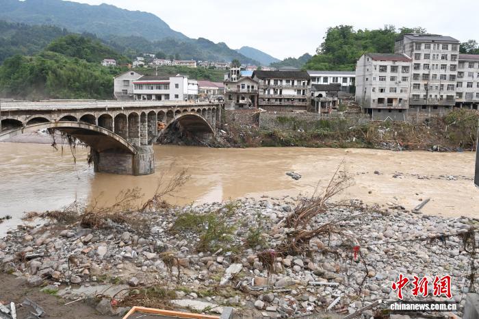 为何今年暴雨来得又早又强？气象专家详解