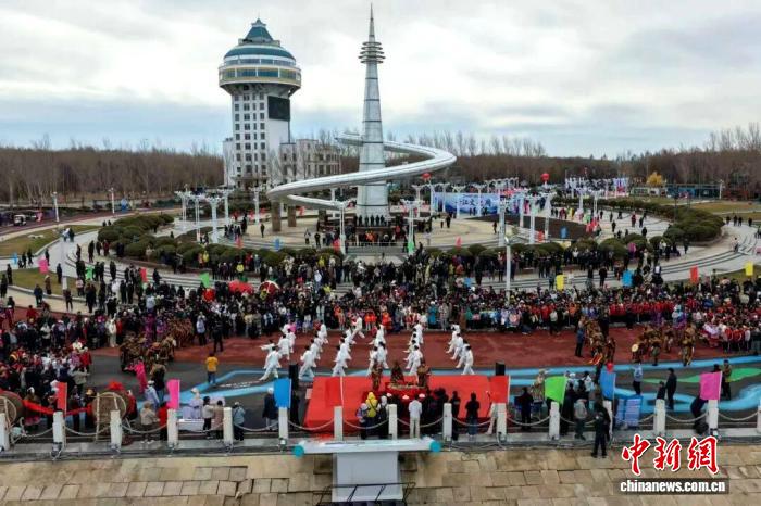 逛非遗市集品鲜美江鱼 2026同江开江文化周启幕