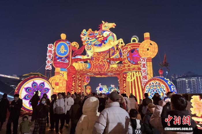西安元旦假期消费热力迸发 文旅融合点亮古都新年