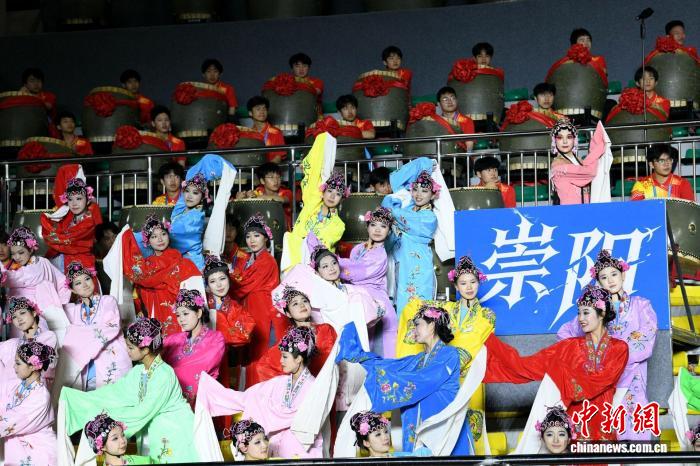 跟着楚超去旅游 湖北两地互赠景