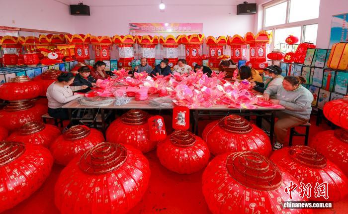 （新春走基层）山西屯留：一盏灯笼照亮残障人士共富路