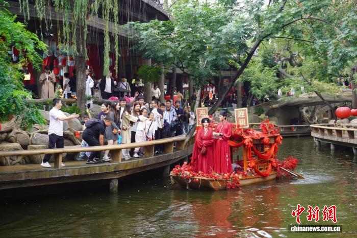 河南两会观察：“中式迪士尼”等现象级IP火爆  文旅强省路径