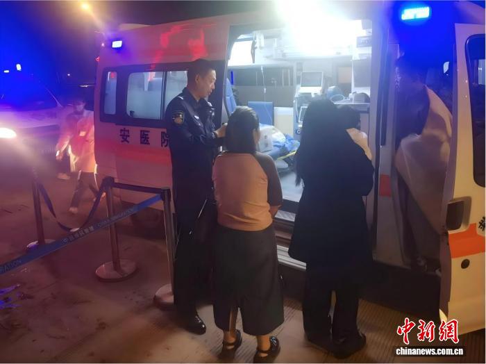 中老边境磨憨公路口岸两次开通绿色通道救助境外伤员