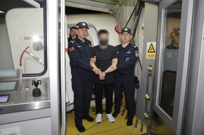 涉案资金超5亿 一名重大跨境网赌案主要犯罪嫌疑人被引渡回国