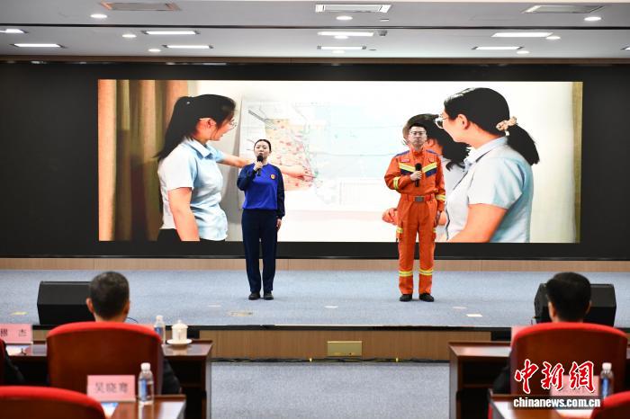 “全国五一劳动奖章”获得者王凯：青年人要像钻头一样不停钻研