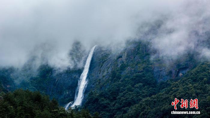 赣江观澜：一山带城十年路 何以庐山天下悠？