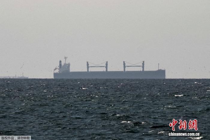 特朗普：美国将“引导”被困船只驶离霍尔木兹海峡