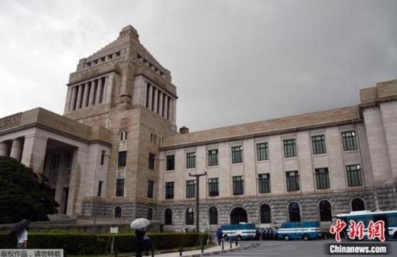 日本大选投票开始 执政联盟席位能否过半成焦点