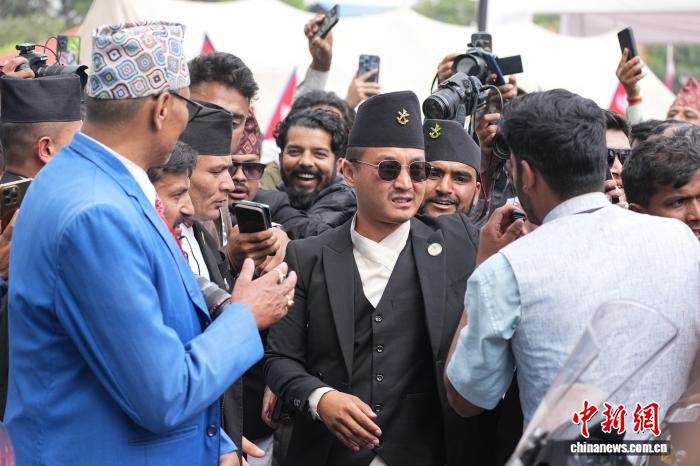 尼泊尔内政部长苏丹·古隆辞职