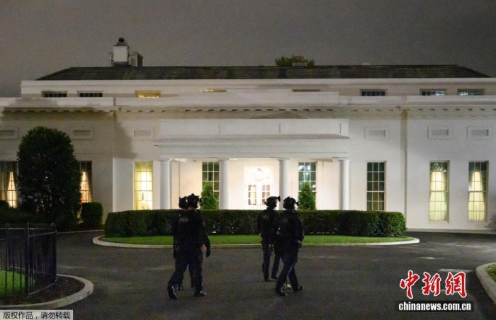一场美国总统在场的高级别晚宴，安保为何如此脆弱？