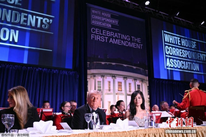 万斯先撤、总统跌倒？ 特朗普回应晚宴撤离细节