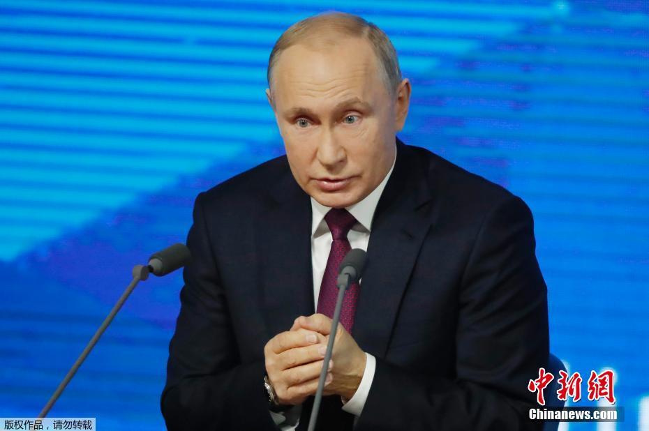 普京在圣彼得堡会见伊朗外长阿拉格齐