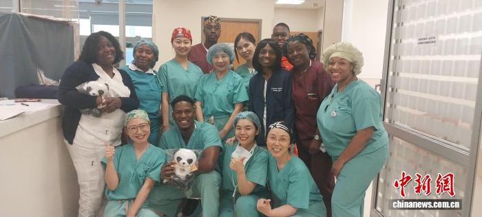 中国医疗队巴哈马“光明行”：跨越山海送“睛”彩