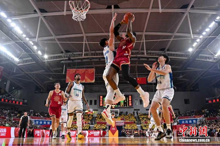 CBA：山西主场97:100憾负青岛 季后赛门票争夺白热化